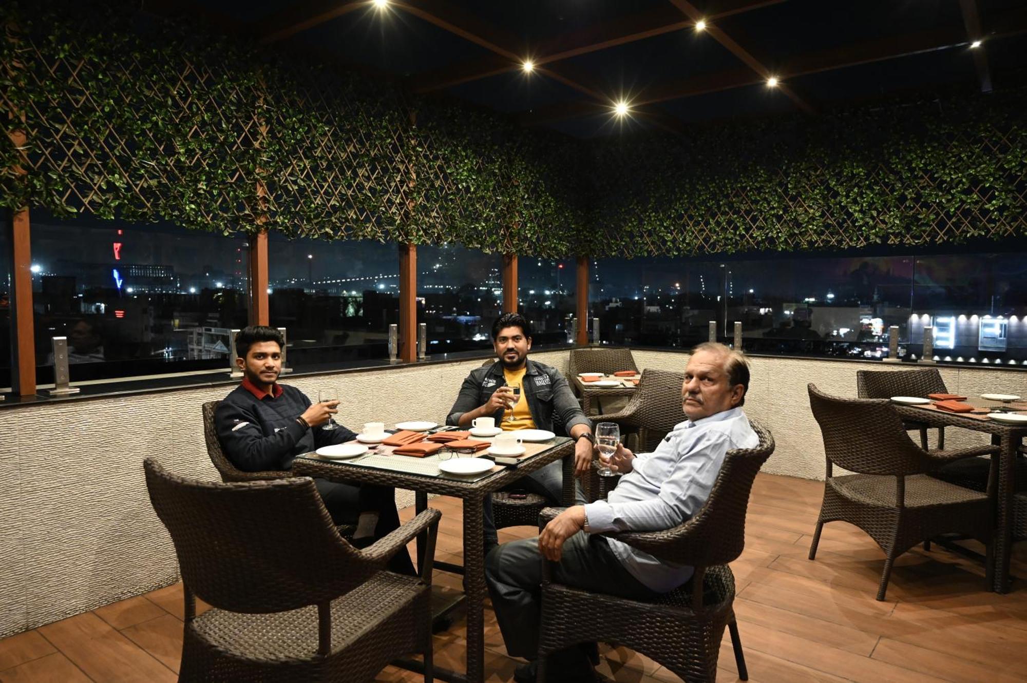 Hotel Trax International Jamshedpur Bagian luar foto